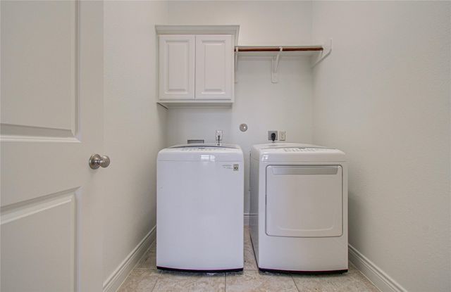 6614 Rising Hills Lane, Sugar Land, TX 77479