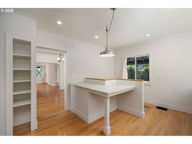 5235 Ne 16TH Ave, Portland, OR 97211