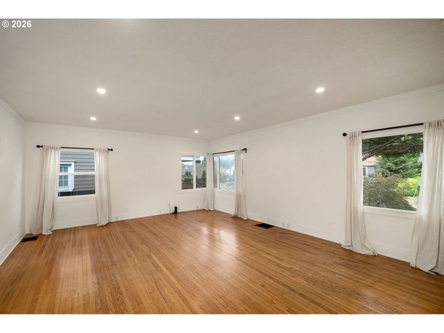 5235 Ne 16TH Ave, Portland, OR 97211