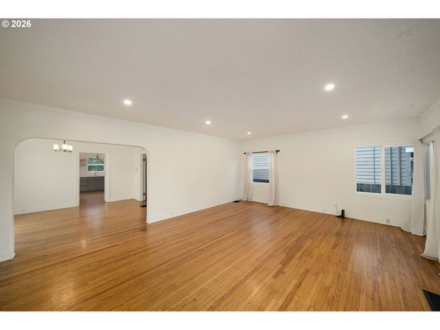 5235 Ne 16TH Ave, Portland, OR 97211