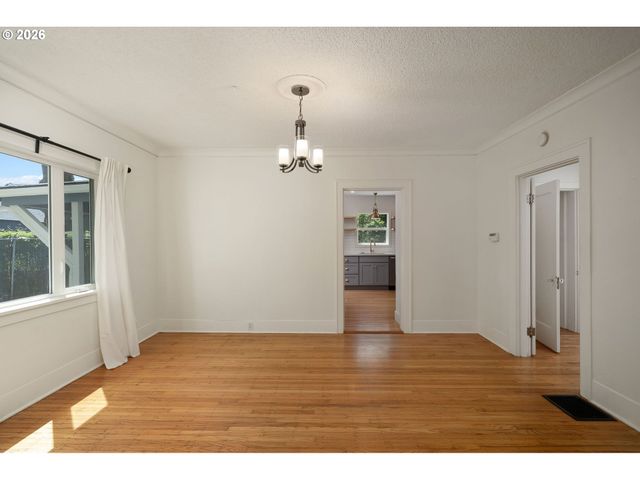 5235 Ne 16TH Ave, Portland, OR 97211