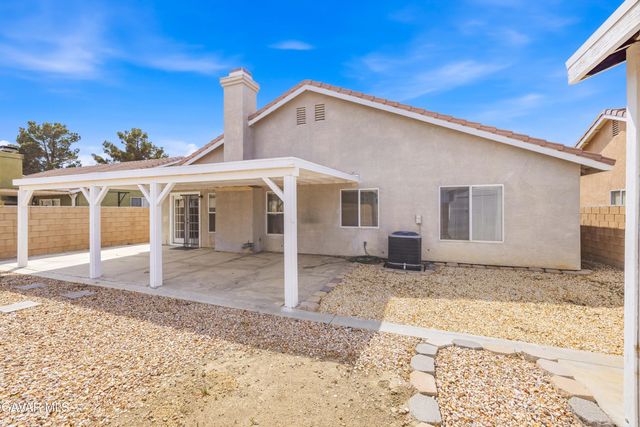 2326 Westpark Drive, Rosamond, CA 93560