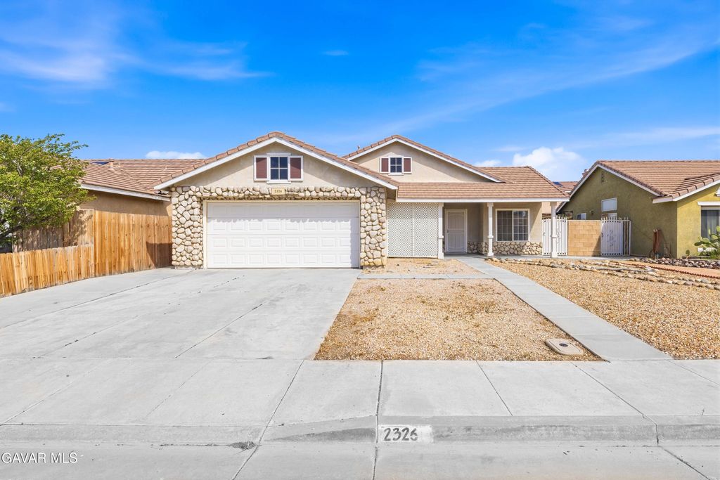 2326 Westpark Drive, Rosamond, CA 93560