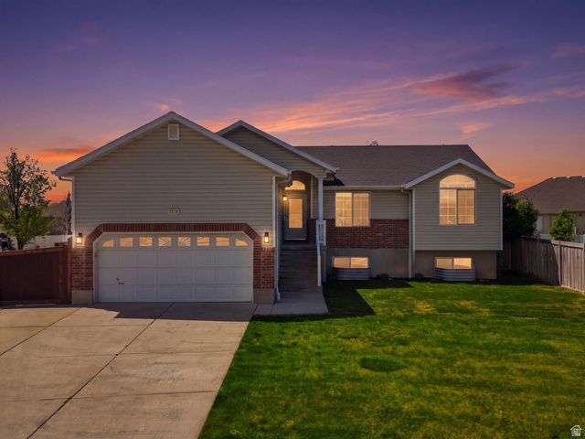 3805 W JUPITER HILLS DR, Syracuse, UT 84075