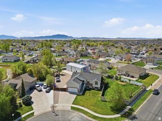 3805 W JUPITER HILLS DR, Syracuse, UT 84075