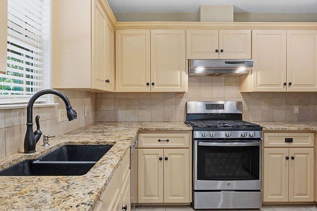 2002 Terry LN, Georgetown, TX 78628