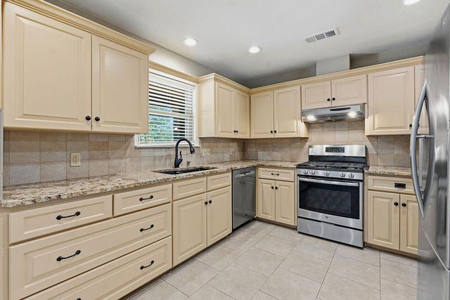 2002 Terry LN, Georgetown, TX 78628