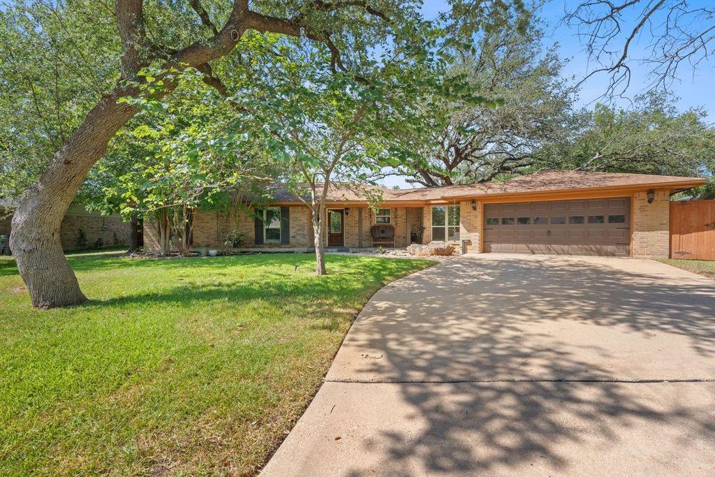2002 Terry LN, Georgetown, TX 78628
