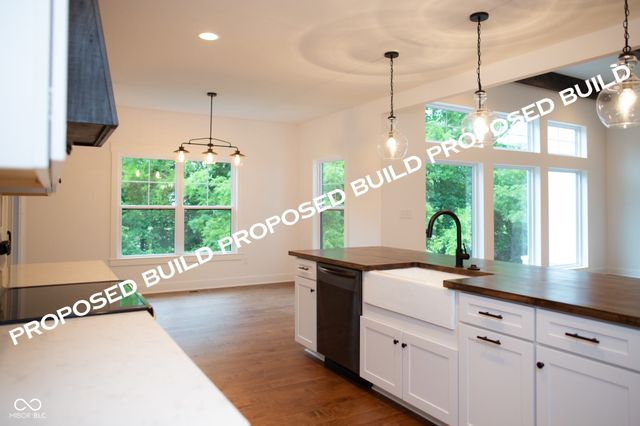 2639 S Kings Way, New Palestine, IN 46163