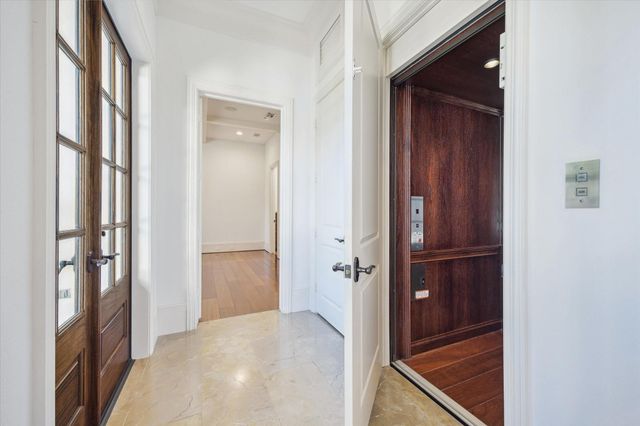 210 Glenwood Drive, Houston, TX 77007