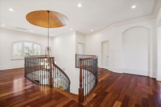 210 Glenwood Drive, Houston, TX 77007