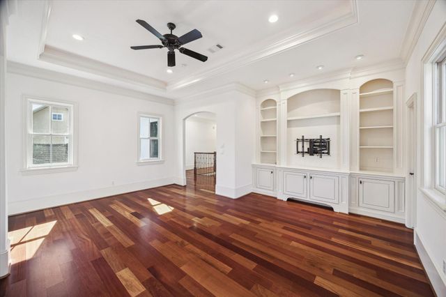 210 Glenwood Drive, Houston, TX 77007