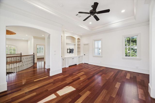 210 Glenwood Drive, Houston, TX 77007