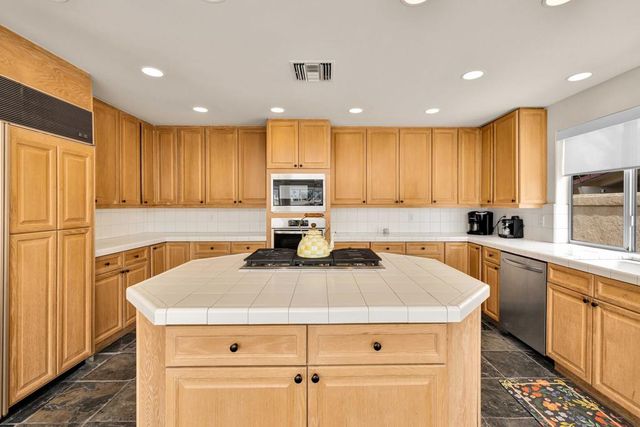 49810 Ave Montero, La Quinta, CA 92253