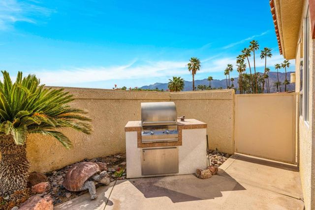 49810 Ave Montero, La Quinta, CA 92253