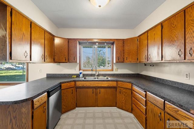 454 W Oak Street, Shelley, ID 83274