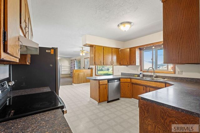 454 W Oak Street, Shelley, ID 83274