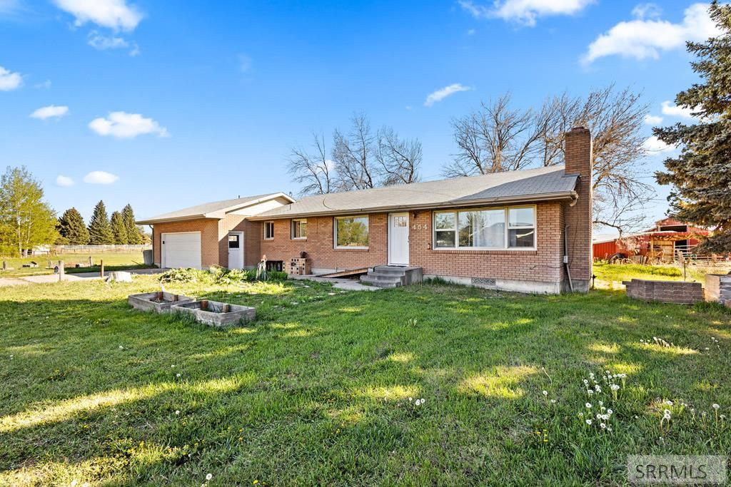 454 W Oak Street, Shelley, ID 83274