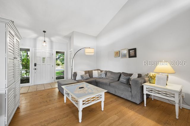 75 Lawton Rd, Hilton Head Island, SC 29928