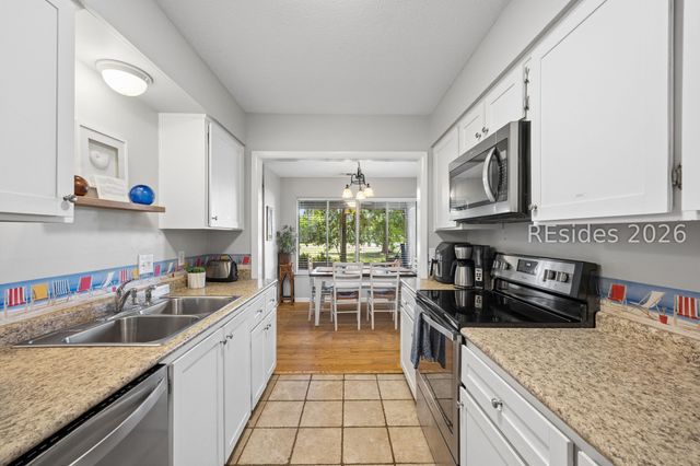 75 Lawton Rd, Hilton Head Island, SC 29928