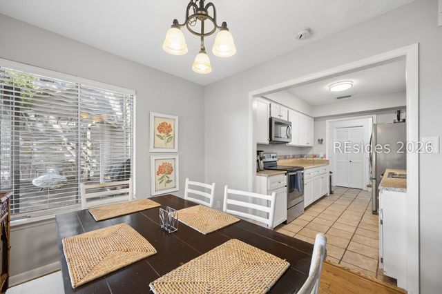 75 Lawton Rd, Hilton Head Island, SC 29928
