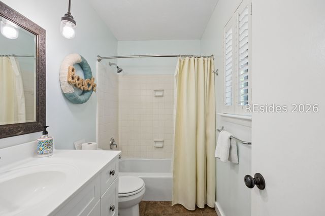 75 Lawton Rd, Hilton Head Island, SC 29928