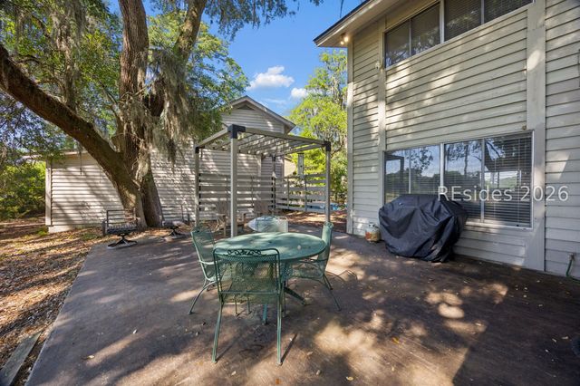 75 Lawton Rd, Hilton Head Island, SC 29928