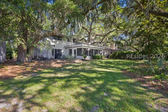 75 Lawton Rd, Hilton Head Island, SC 29928