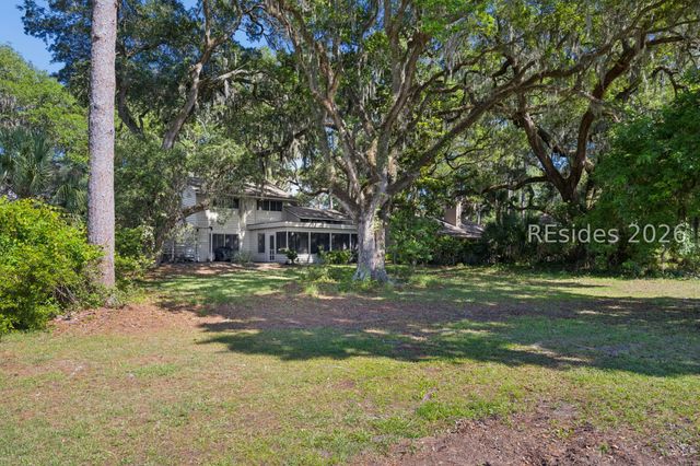 75 Lawton Rd, Hilton Head Island, SC 29928