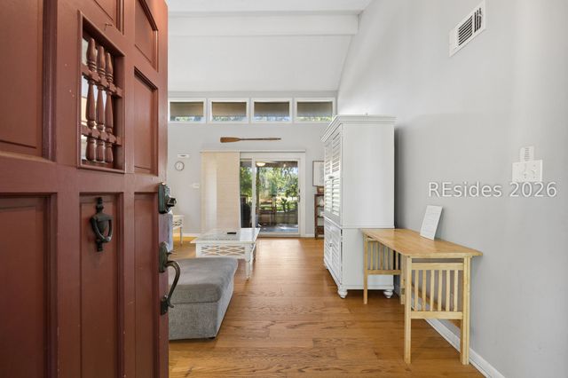 75 Lawton Rd, Hilton Head Island, SC 29928