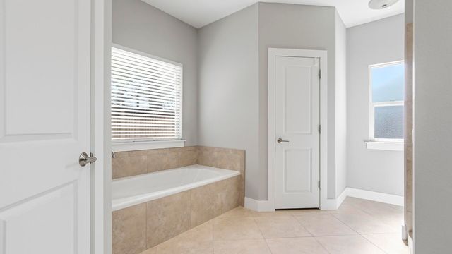 2806 Dunlop Lane, Crestview, FL 32539