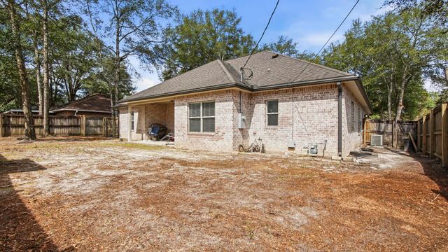 2806 Dunlop Lane, Crestview, FL 32539