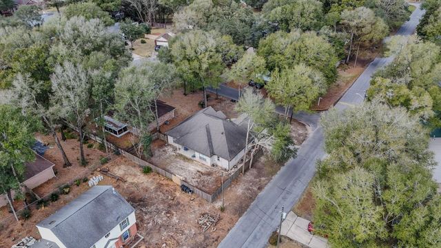 2806 Dunlop Lane, Crestview, FL 32539