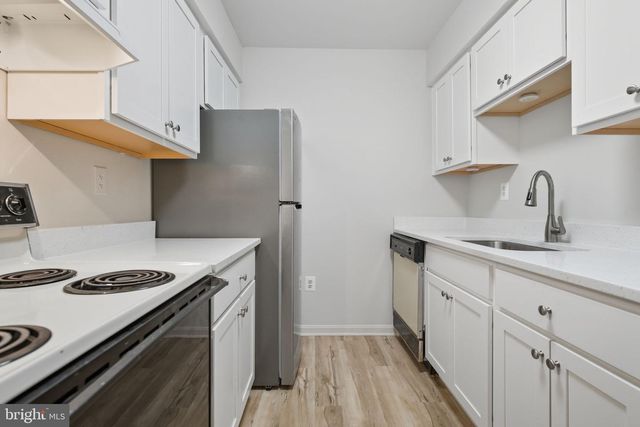 7922 CHAPEL COVE DR, Laurel, MD 20707