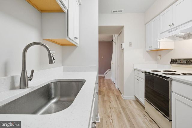 7922 CHAPEL COVE DR, Laurel, MD 20707