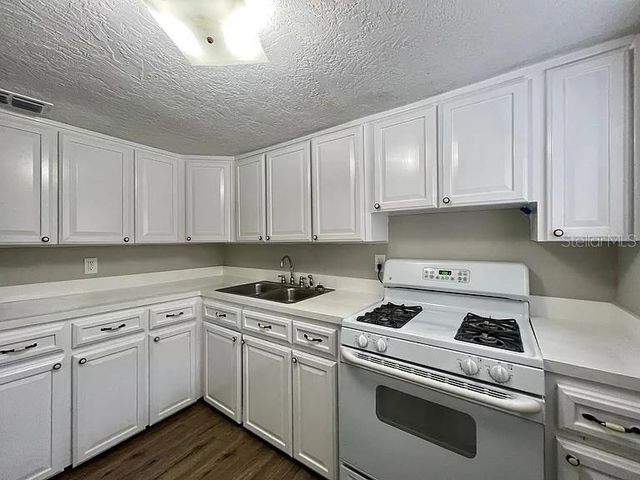2003 10TH STREET S, St Petersburg, FL 33705