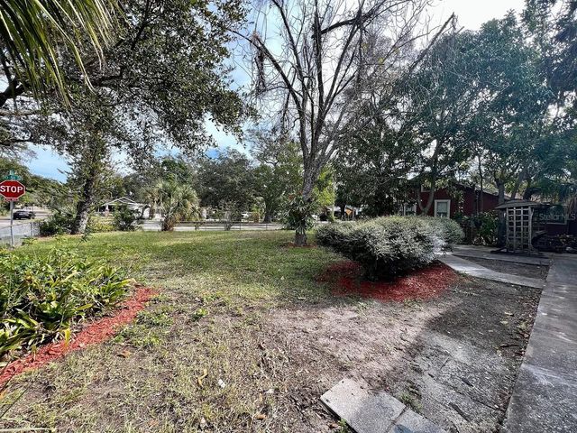 2003 10TH STREET S, St Petersburg, FL 33705