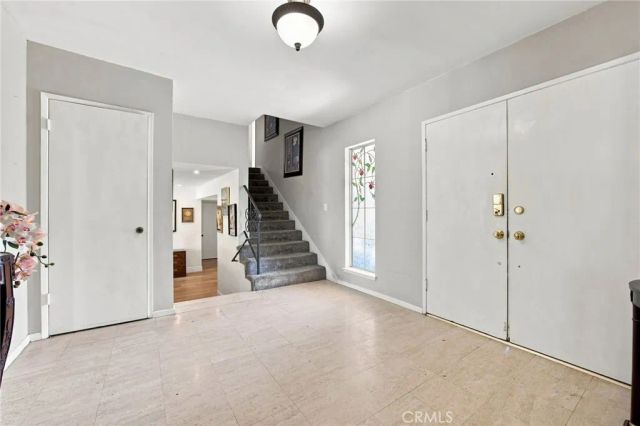 10640 Sylvia Ave, Porter Ranch, CA 91326