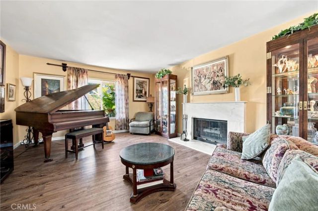 10640 Sylvia Ave, Porter Ranch, CA 91326