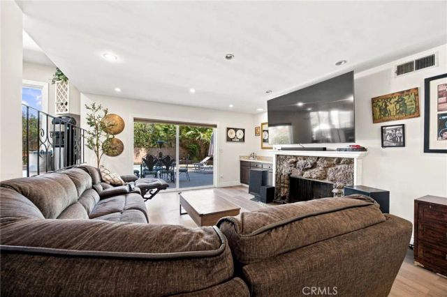 10640 Sylvia Ave, Porter Ranch, CA 91326