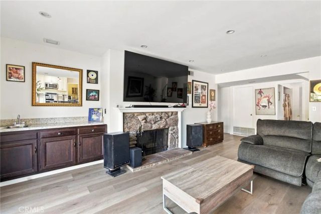10640 Sylvia Ave, Porter Ranch, CA 91326