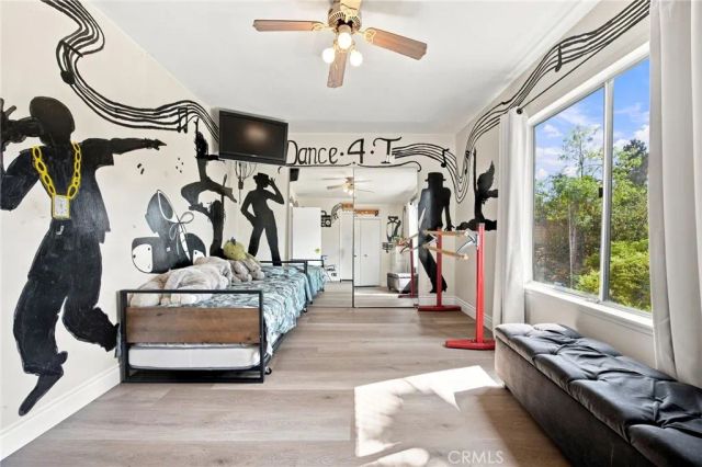 10640 Sylvia Ave, Porter Ranch, CA 91326
