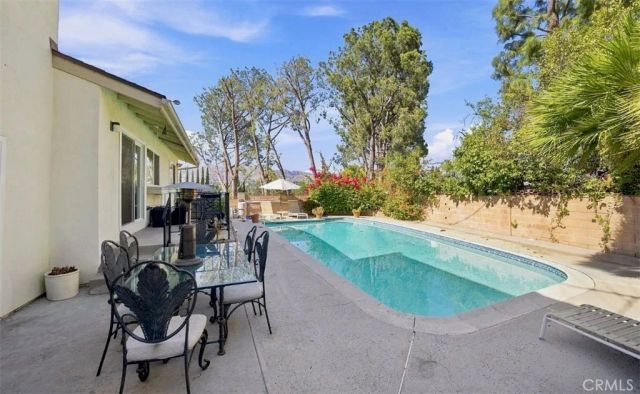 10640 Sylvia Ave, Porter Ranch, CA 91326