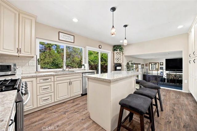 10640 Sylvia Ave, Porter Ranch, CA 91326