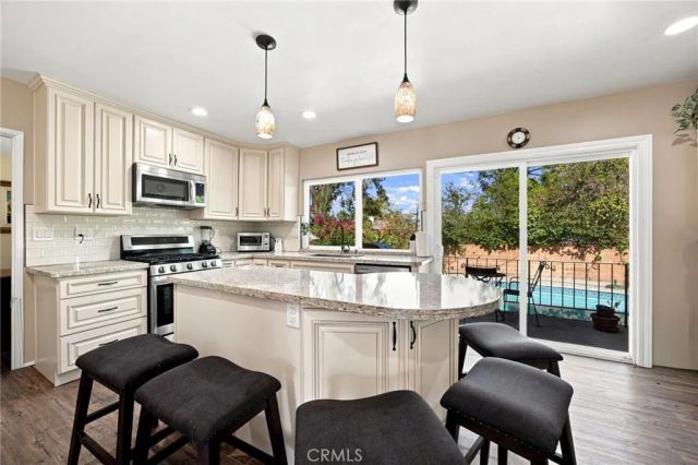 10640 Sylvia Ave, Porter Ranch, CA 91326