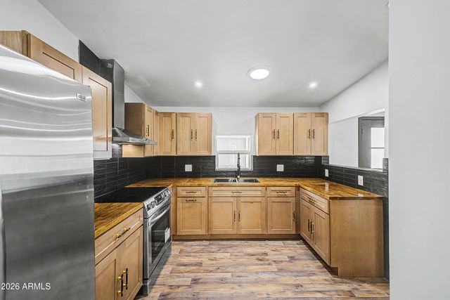 8601 N 71st Avenue 57, Glendale, AZ 85301