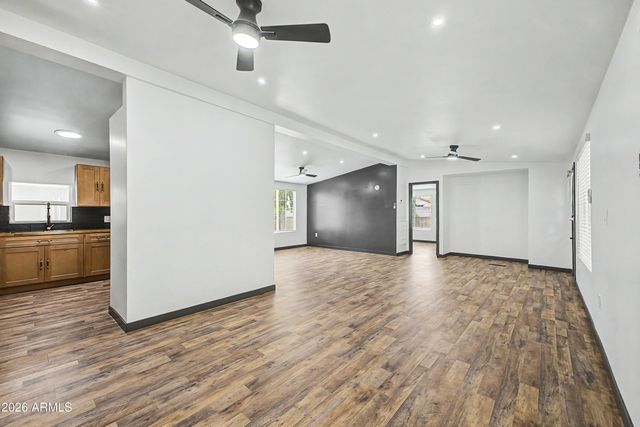 8601 N 71st Avenue 57, Glendale, AZ 85301
