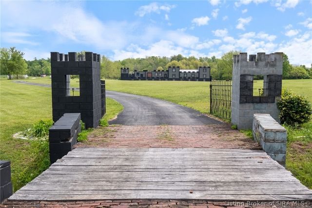 6900 Dave Carr Road, Charlestown, IN 47111