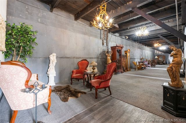 6900 Dave Carr Road, Charlestown, IN 47111