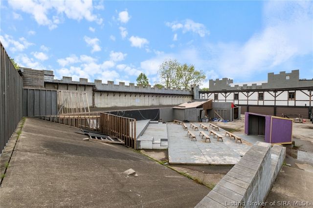 6900 Dave Carr Road, Charlestown, IN 47111